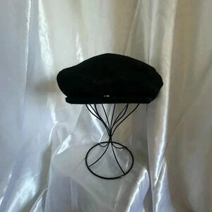 ETHOS  VINTAGE (?) BLACK WOOL BERET CADDY HAT SIZE SMALL UNISEX GOOD CONDITION‎